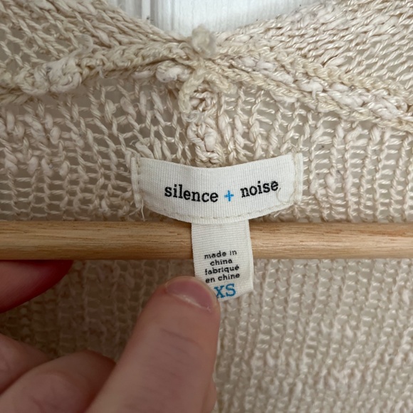 Urban Outfitters // Silence and Noise Cream Knit Short Sleeve Cardigan - Picture 3 of 5